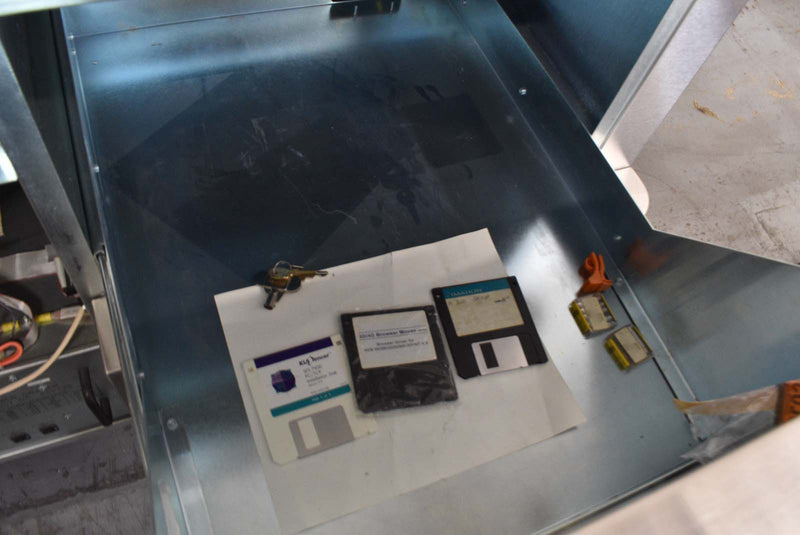 KLA Surfscan 7600 Particle Defect System
