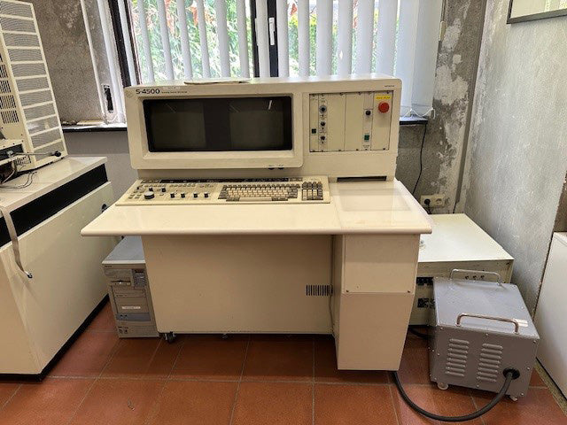 Hitachi S 4500 FE-SEM (Field Emission Scanning Electron Microscope)