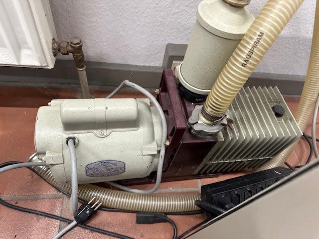Hitachi S 4500 FE-SEM (Field Emission Scanning Electron Microscope)