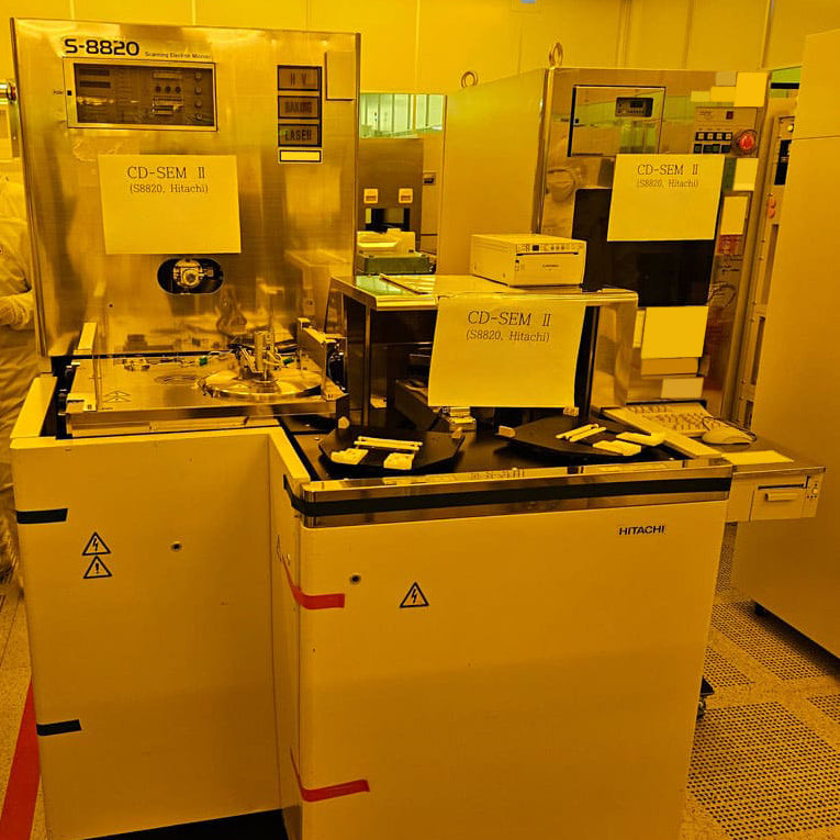 Hitachi S 8820 CD-SEM (Critical Dimension Scanning Electron Microscope)