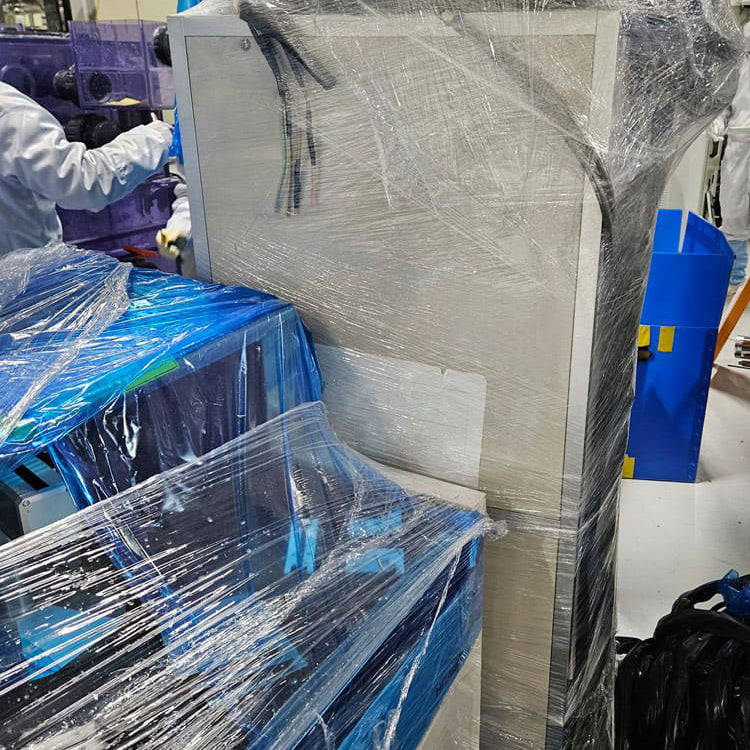 Hitachi S 8820 CD-SEM (Critical Dimension Scanning Electron Microscope)