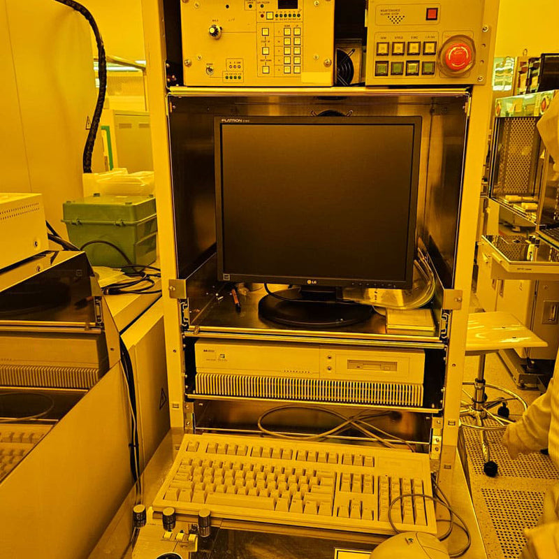 Hitachi S 8820 CD-SEM (Critical Dimension Scanning Electron Microscope)