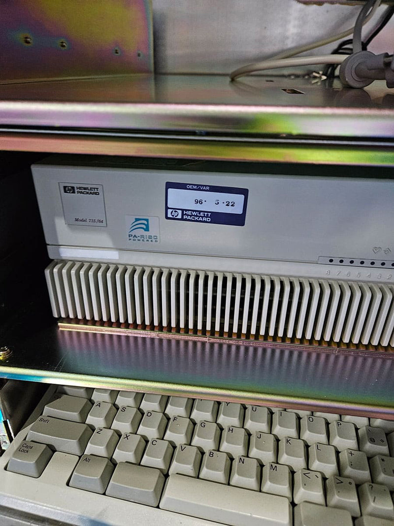 Hitachi S 8820 CD-SEM (Critical Dimension Scanning Electron Microscope)