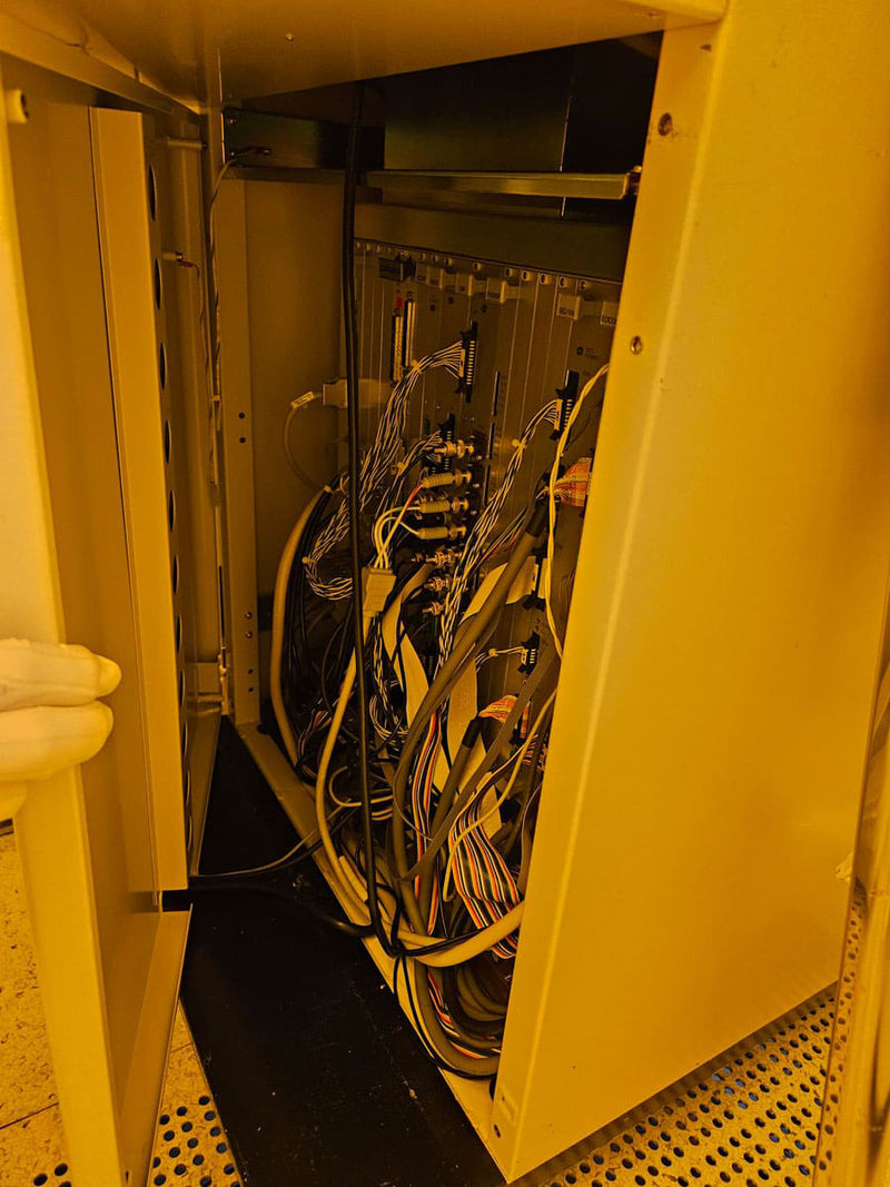 Hitachi S 8820 CD-SEM (Critical Dimension Scanning Electron Microscope)