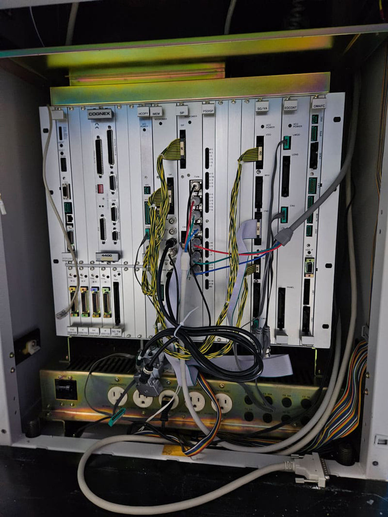 Hitachi S 8820 CD-SEM (Critical Dimension Scanning Electron Microscope)