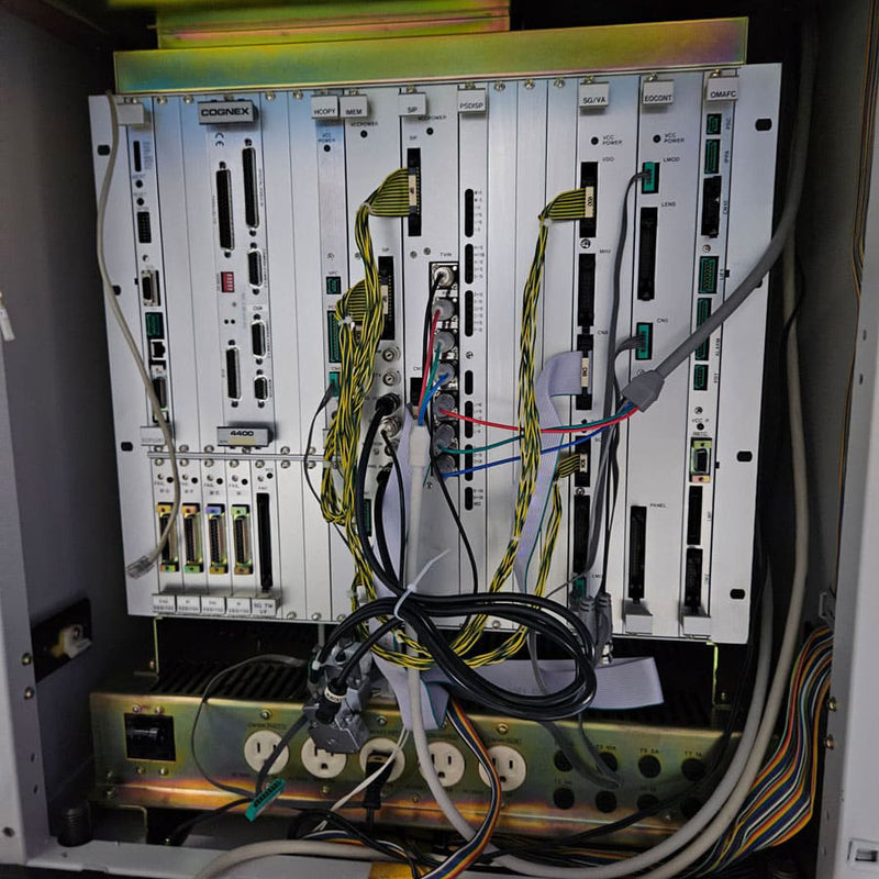 Hitachi S 8820 CD-SEM (Critical Dimension Scanning Electron Microscope)