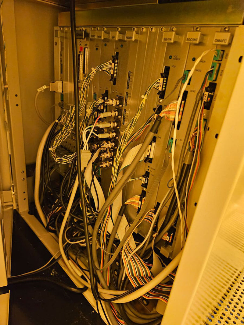 Hitachi S 8820 CD-SEM (Critical Dimension Scanning Electron Microscope)