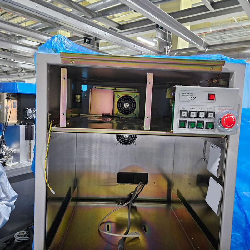 Hitachi S 8820 CD-SEM (Critical Dimension Scanning Electron Microscope)