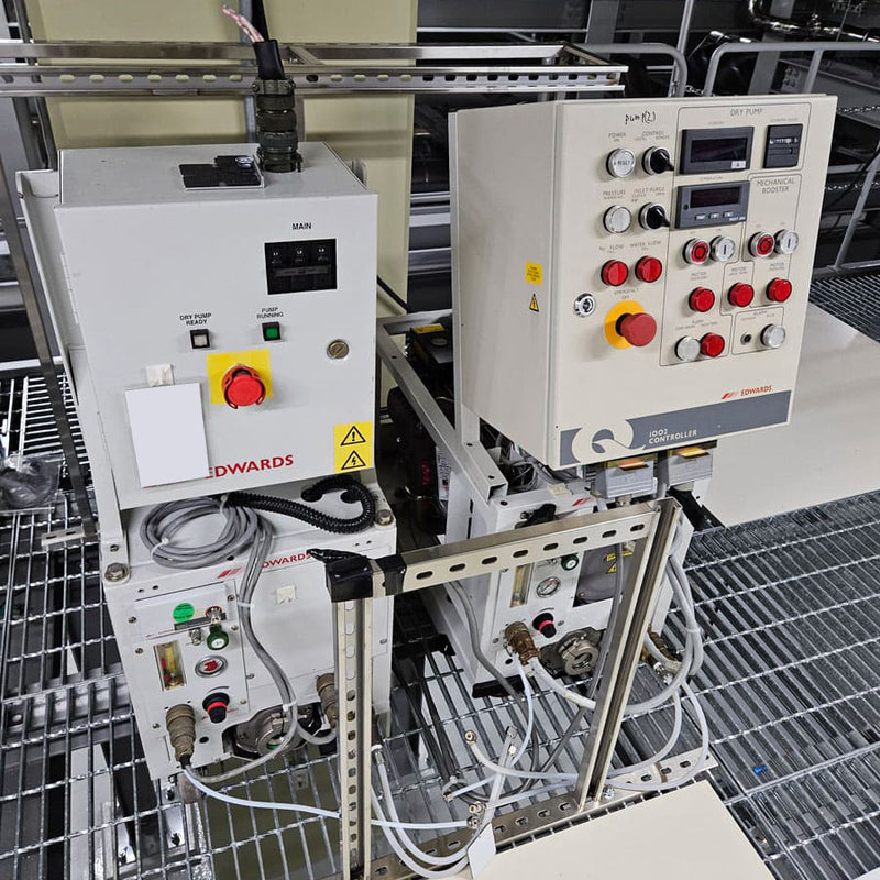 Hitachi S 8820 CD-SEM (Critical Dimension Scanning Electron Microscope)