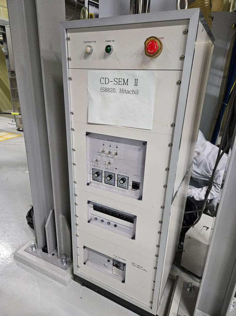 Hitachi S 8820 CD-SEM (Critical Dimension Scanning Electron Microscope)