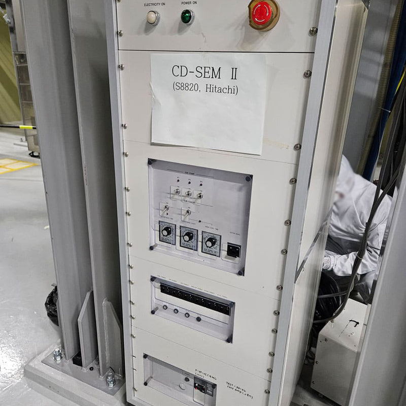 Hitachi S 8820 CD-SEM (Critical Dimension Scanning Electron Microscope)