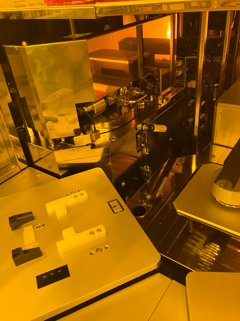 Hitachi S 9220 CD-SEM (Critical Dimension Scanning Electron Microscope)