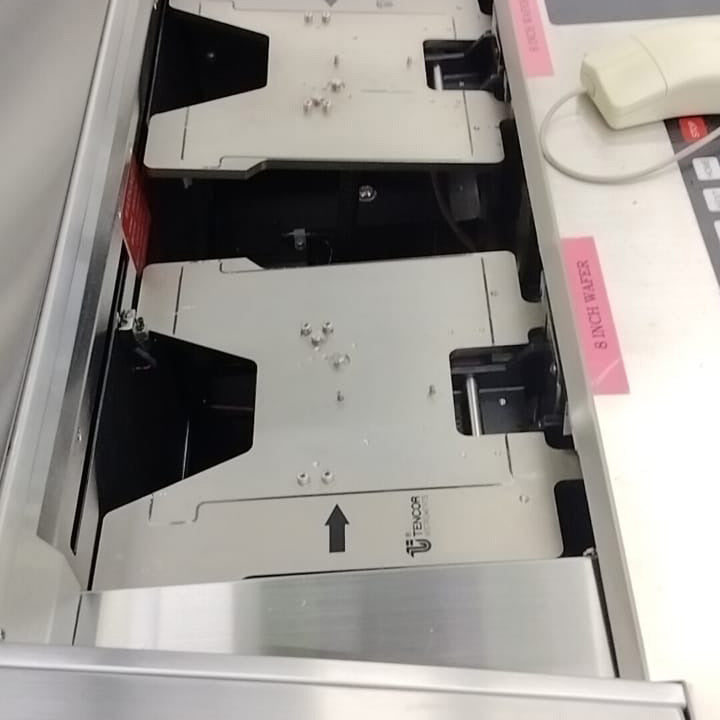 KLA Surfscan 6220 Particle Defect System