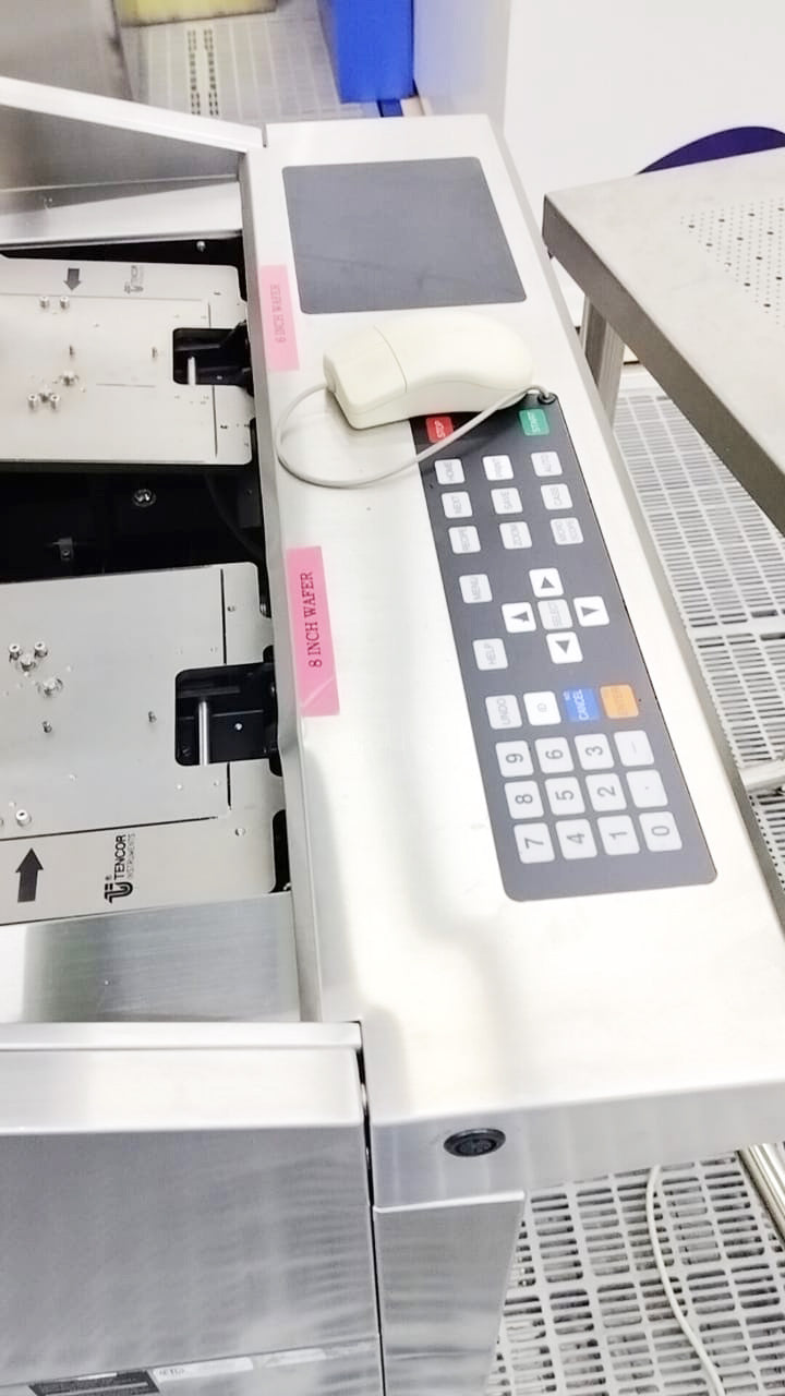 KLA Surfscan 6220 Particle Defect System