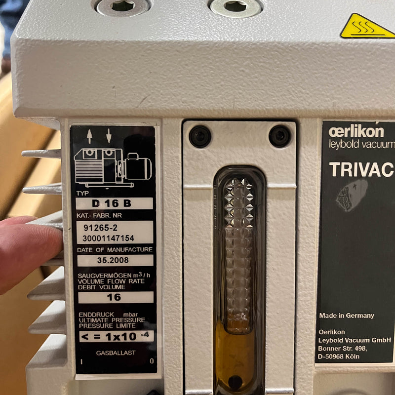 Leybold Trivac D 16 B Pump