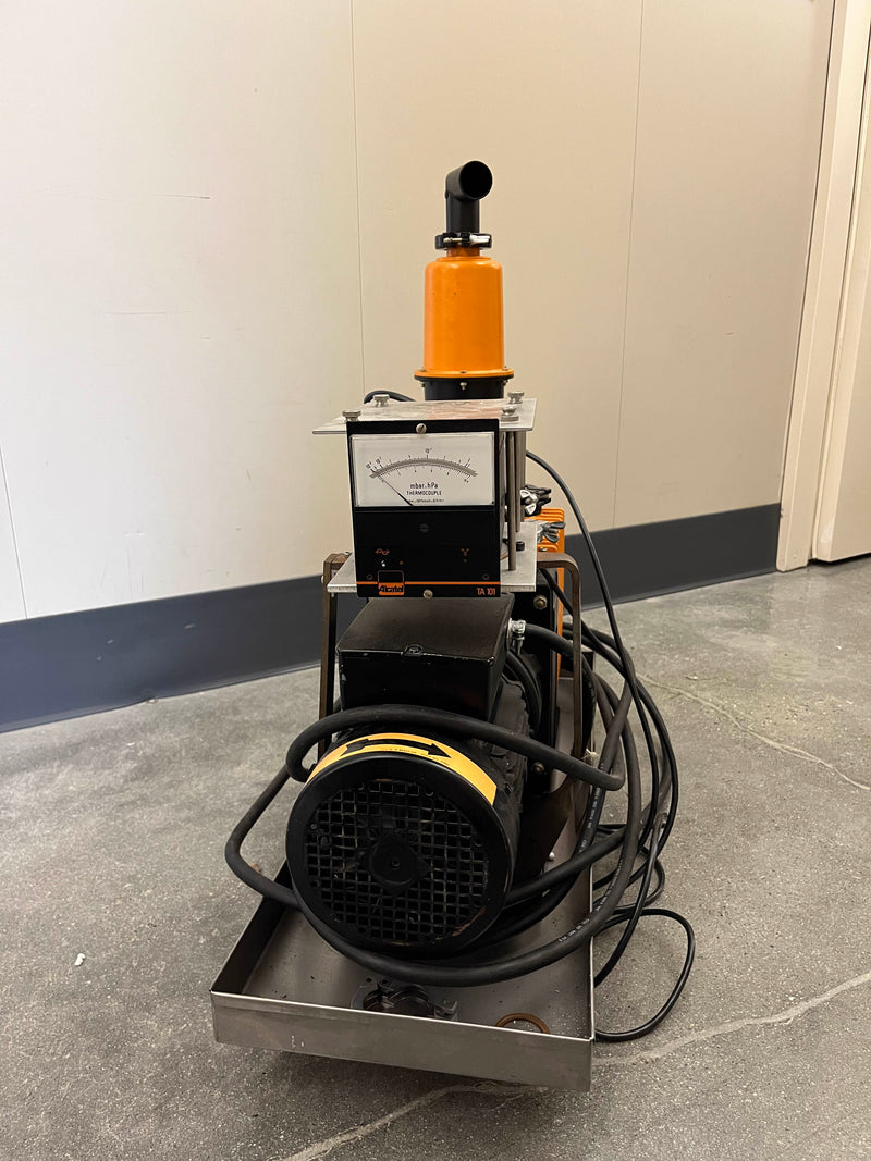 Pfeiffer / Alcatel 2033 Rotary Vane Pump