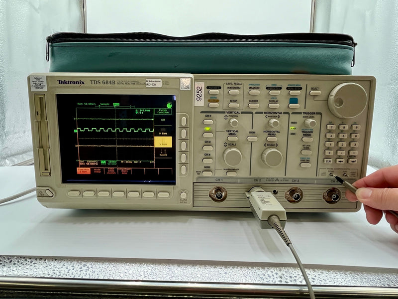 Tektronix TDS 684 B Digital Real-Time Oscilloscope