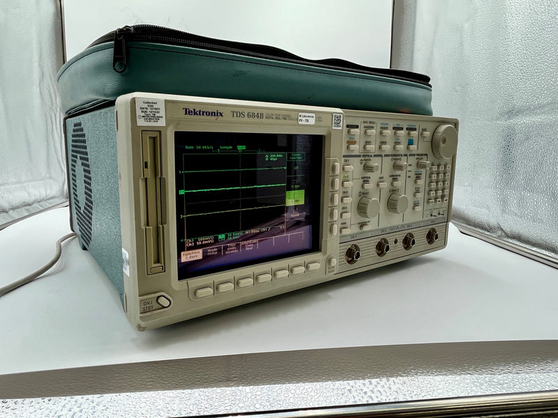 Tektronix TDS 684 B Digital Real-Time Oscilloscope