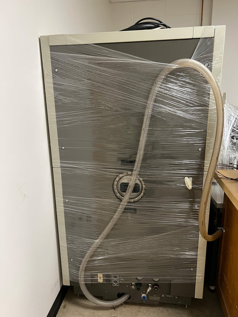 Physical Electronics Quantum 2000 Scanning ESCA Microprobe