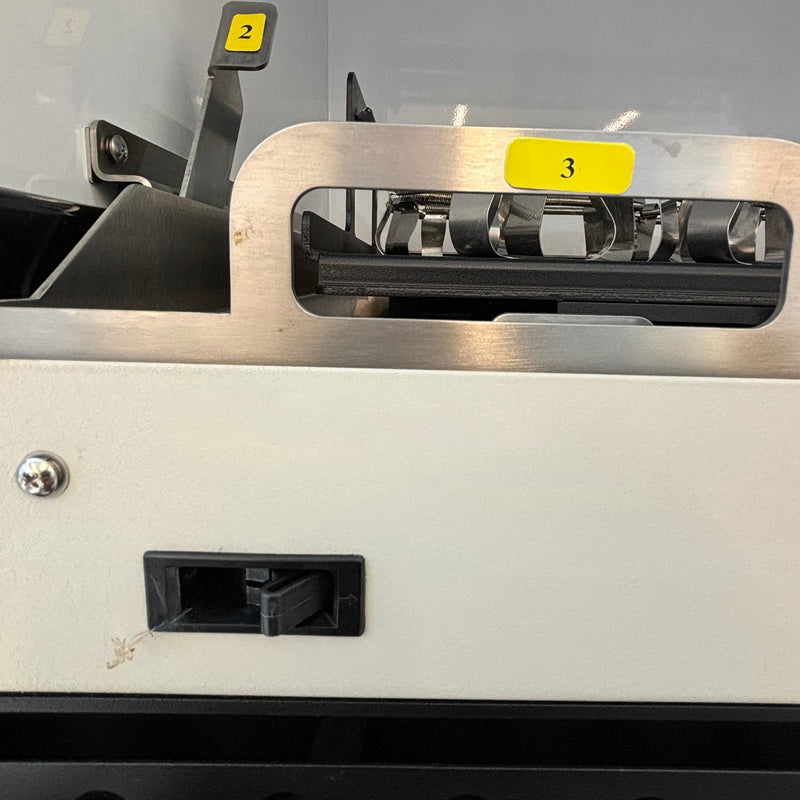New Brunswick Scientific Innova 44 Shaker Incubator
