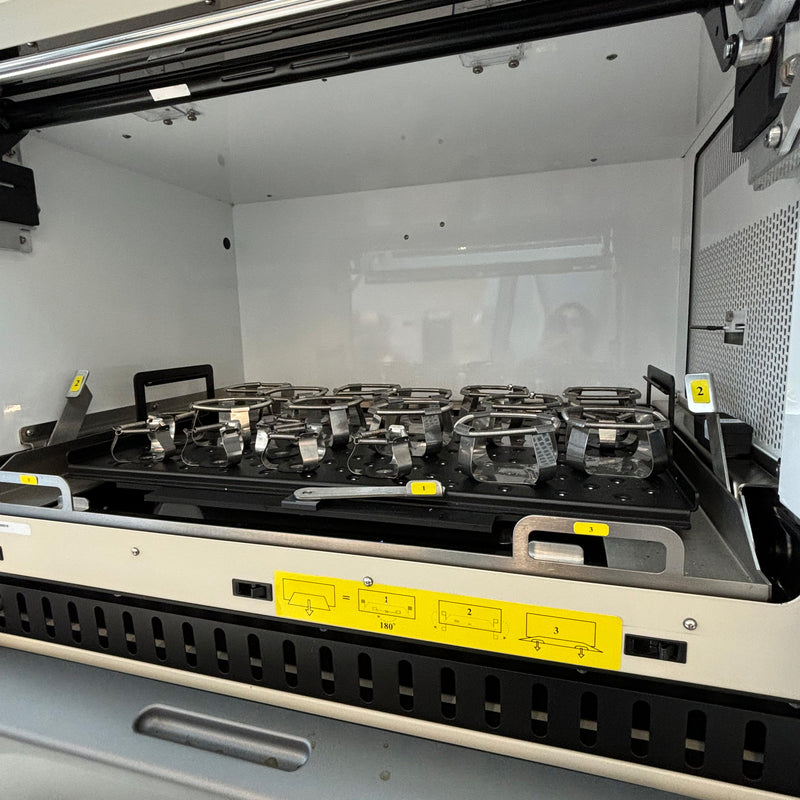 New Brunswick Scientific Innova 44 Shaker Incubator