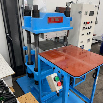 Iwashiro Kogyo USD 65 Hydraulic Press