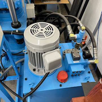 Iwashiro Kogyo USD 65 Hydraulic Press