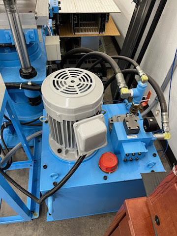 Iwashiro Kogyo USD 65 Hydraulic Press