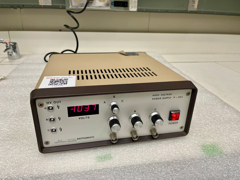 Physik Instrumente P 263 High Voltage Power Supply