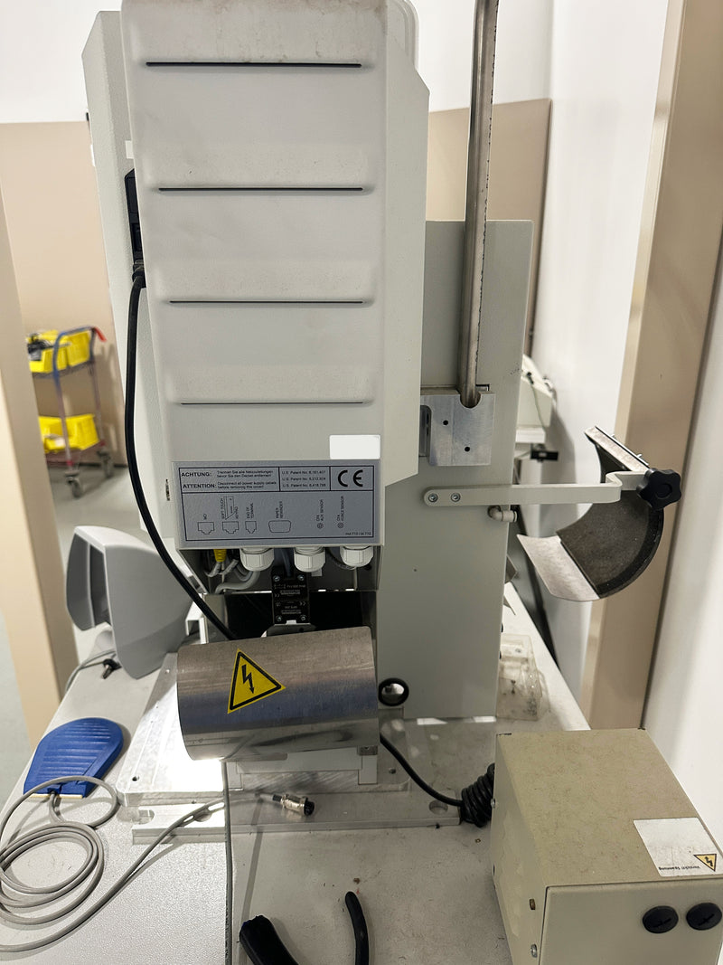 Komax BT 712 Benchtop Press
