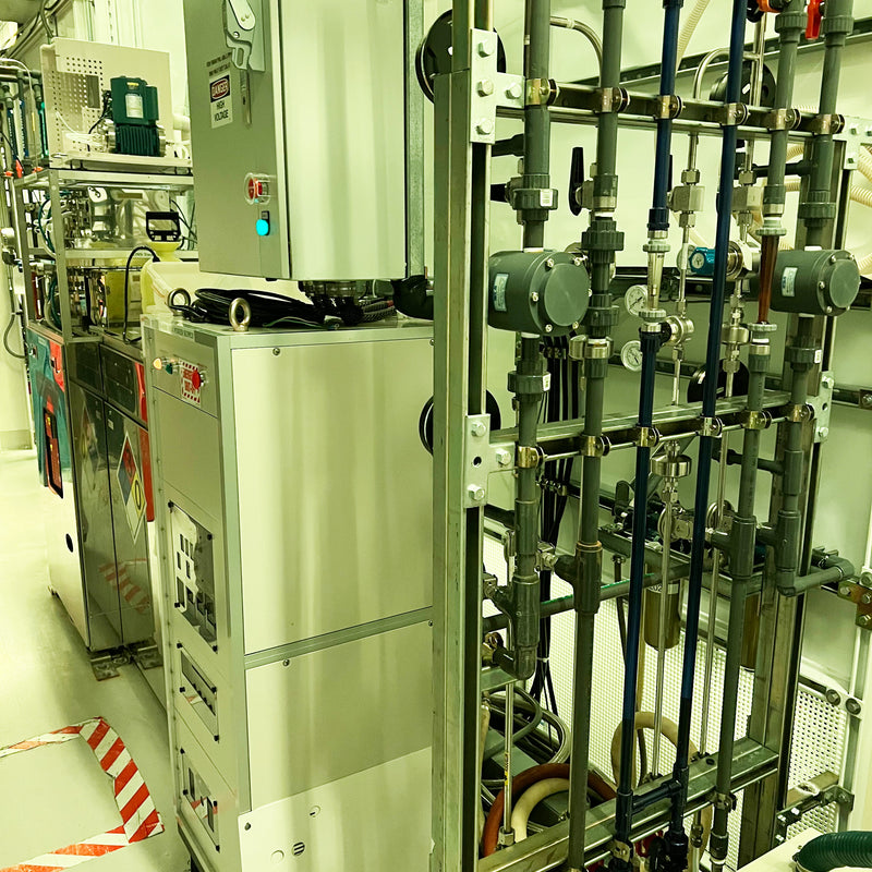 Hitachi S 8800 CD-SEM (Critical Dimension Scanning Electron Microscope)