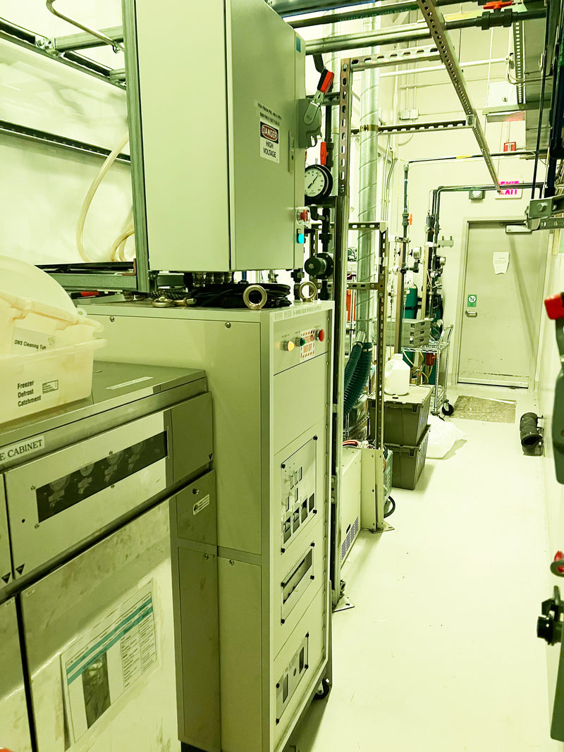 Hitachi S 8800 CD-SEM (Critical Dimension Scanning Electron Microscope)