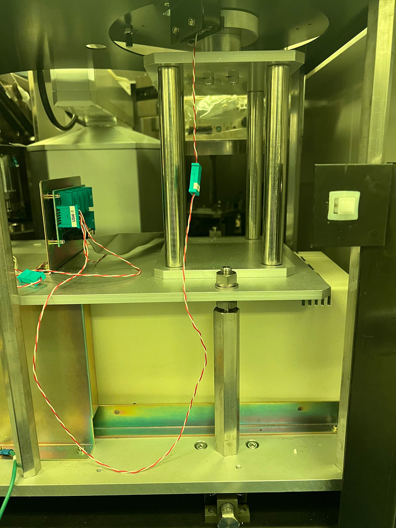 Hitachi S 8800 CD-SEM (Critical Dimension Scanning Electron Microscope)