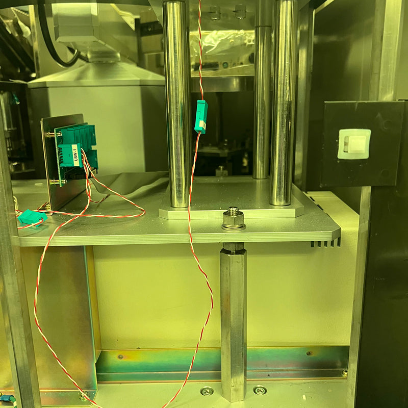 Hitachi S 8800 CD-SEM (Critical Dimension Scanning Electron Microscope)