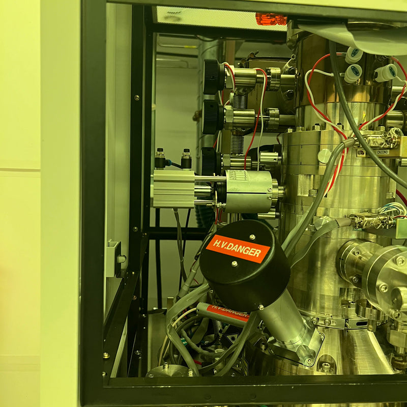 Hitachi S 8800 CD-SEM (Critical Dimension Scanning Electron Microscope)