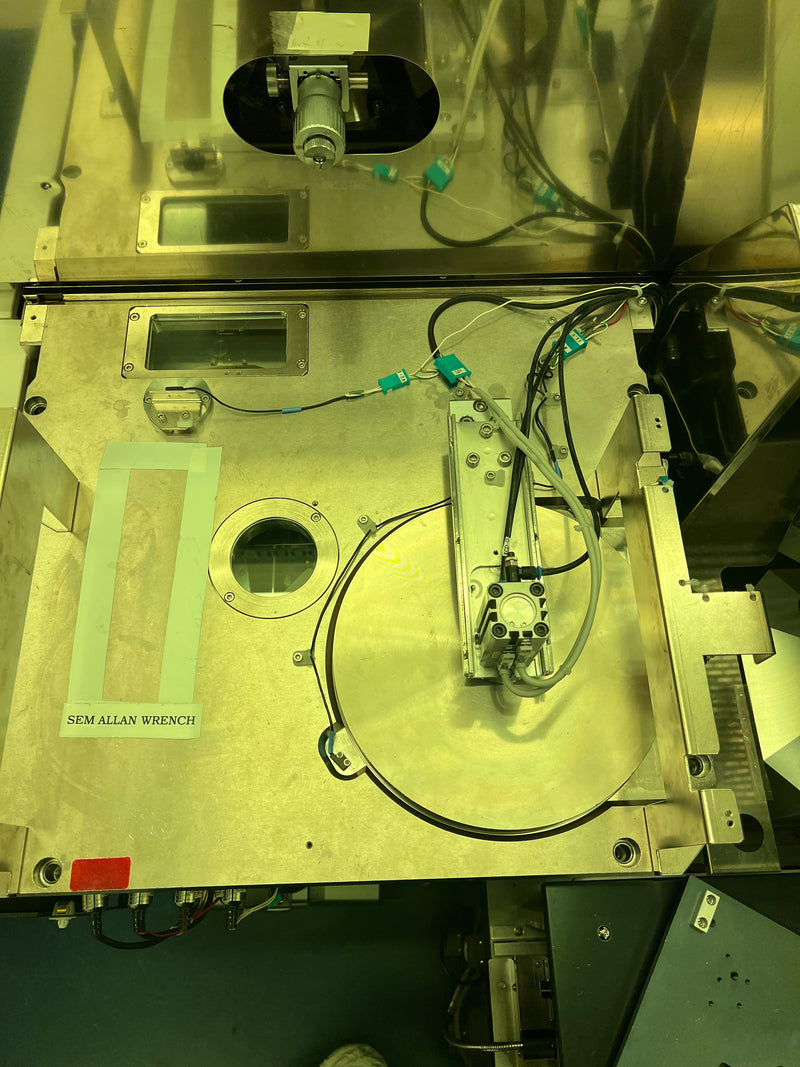 Hitachi S 8800 CD-SEM (Critical Dimension Scanning Electron Microscope)