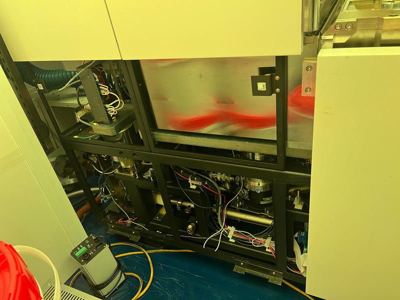 Hitachi S 8800 CD-SEM (Critical Dimension Scanning Electron Microscope)