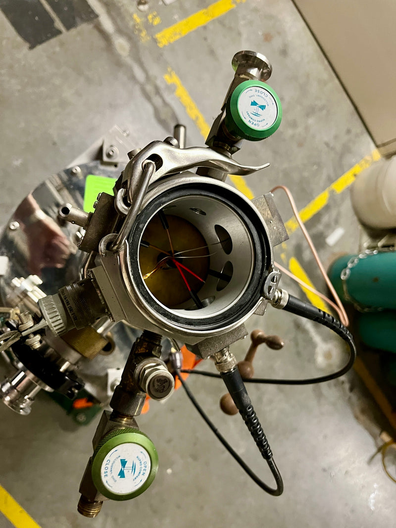 Janis Model 10 CNDT Optical Cryostat