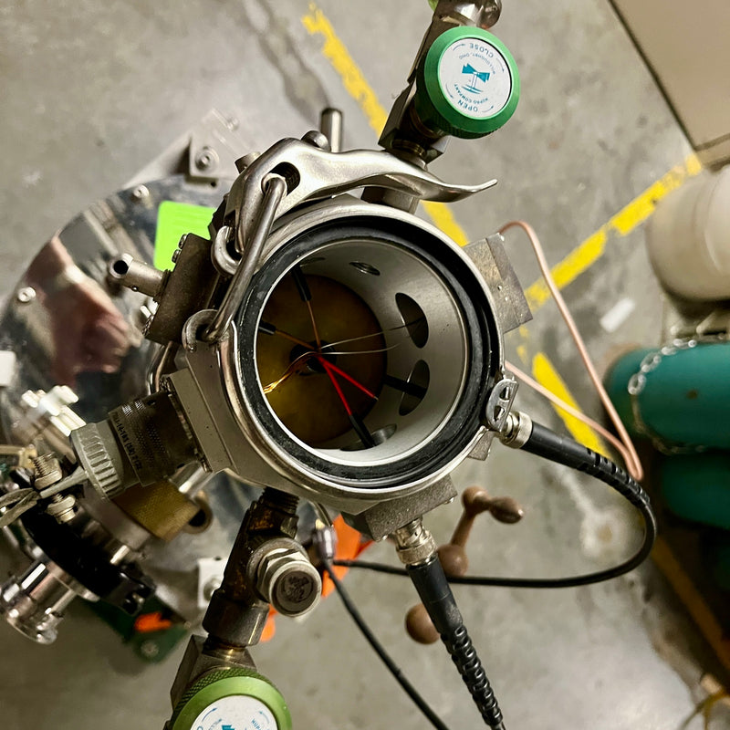 Janis Model 10 CNDT Optical Cryostat