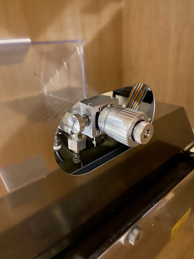 Hitachi S 8800 CD-SEM (Critical Dimension Scanning Electron Microscope)