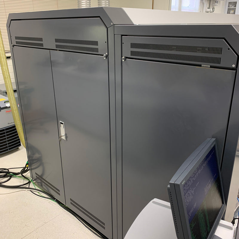 Thermo Finnigan Neptune Multi-Collector ICP-MS (Inductively Coupled Plasma - Mass Spectrometer)