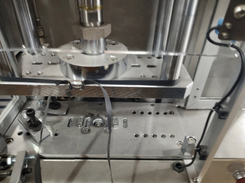 LPMS Beta 300 Molding Machine