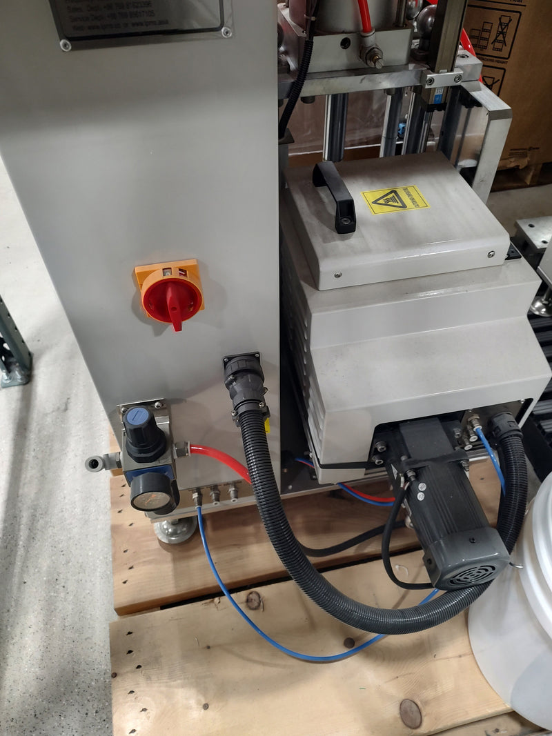 LPMS Beta 300 Molding Machine