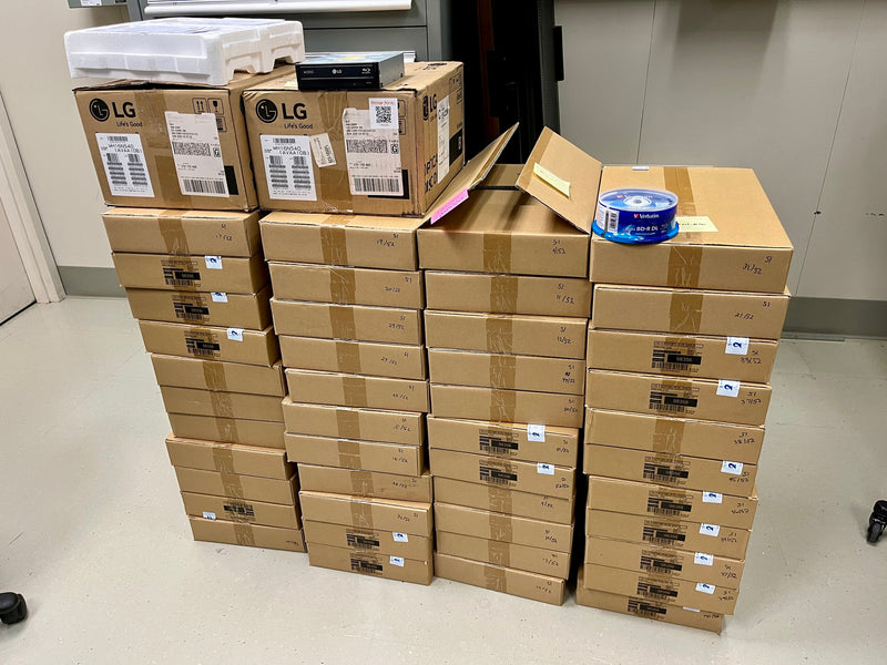 LG WH 16 NS 40 Lot of Blu-Ray Disc Drives