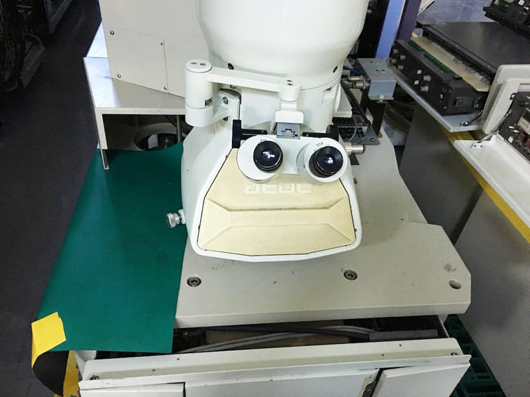 Jeol JEM 2010 UHR TEM (Transmission Electron Microscope)