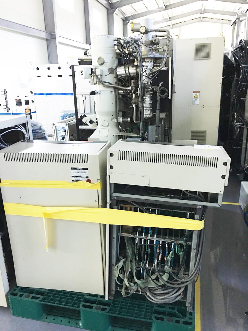 Jeol JEM 2010 UHR TEM (Transmission Electron Microscope)