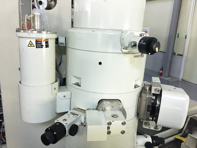 Jeol JEM 2010 UHR TEM (Transmission Electron Microscope)