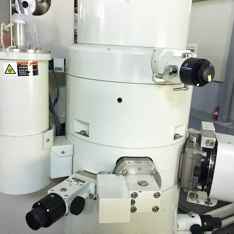 Jeol JEM 2010 UHR TEM (Transmission Electron Microscope)