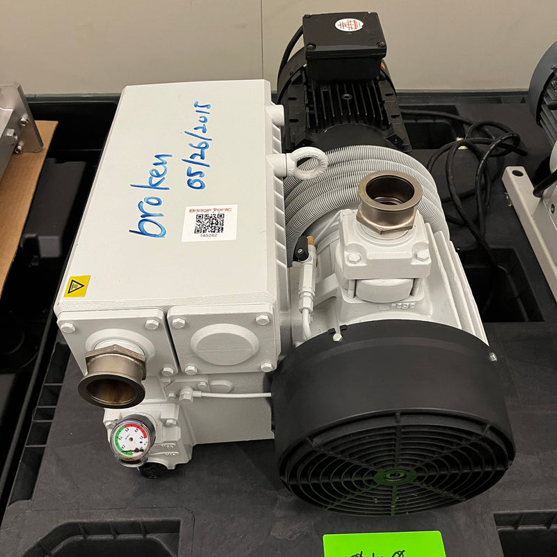 Pfeiffer Hena 100 Vacuum Pump