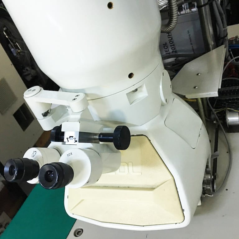 Jeol JEM 2010 UHR TEM (Transmission Electron Microscope)